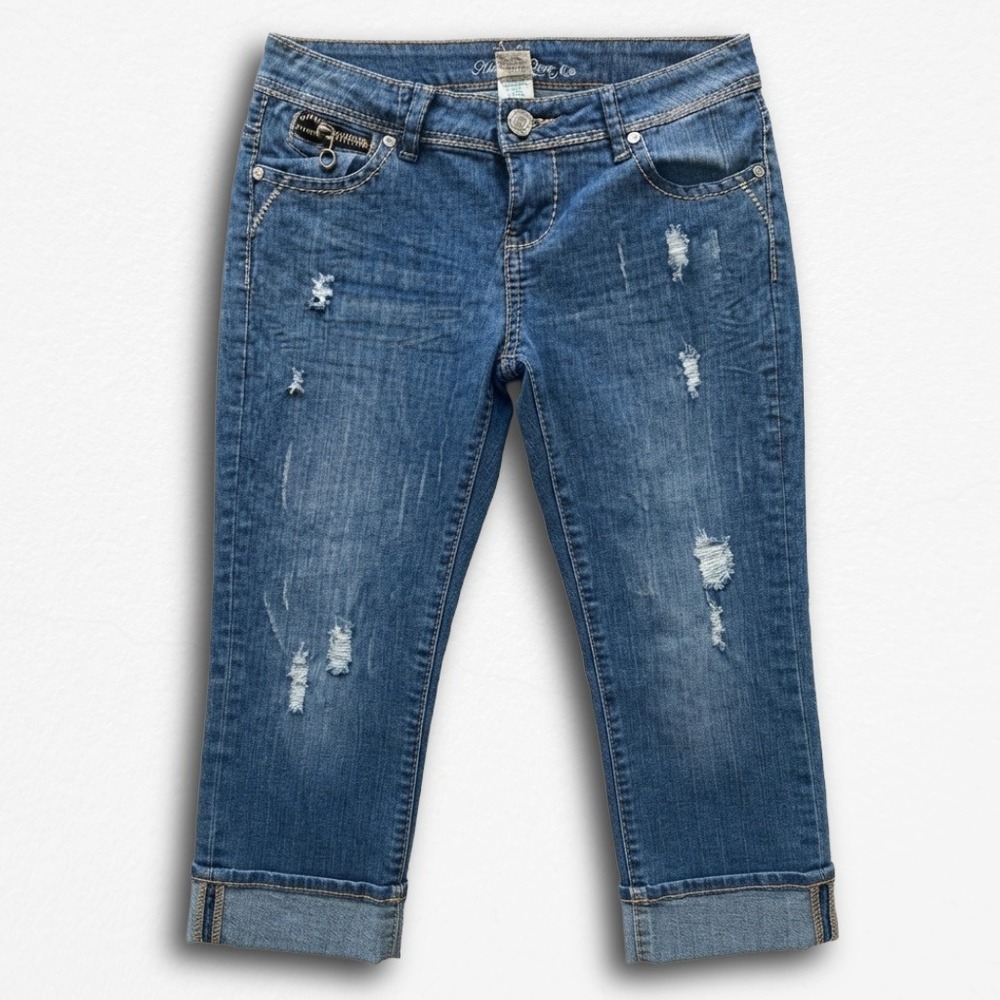 Almost Famous Womens Distressed‎ Denim Capri Jeans Blue Size 1 Medium Wash Y2K